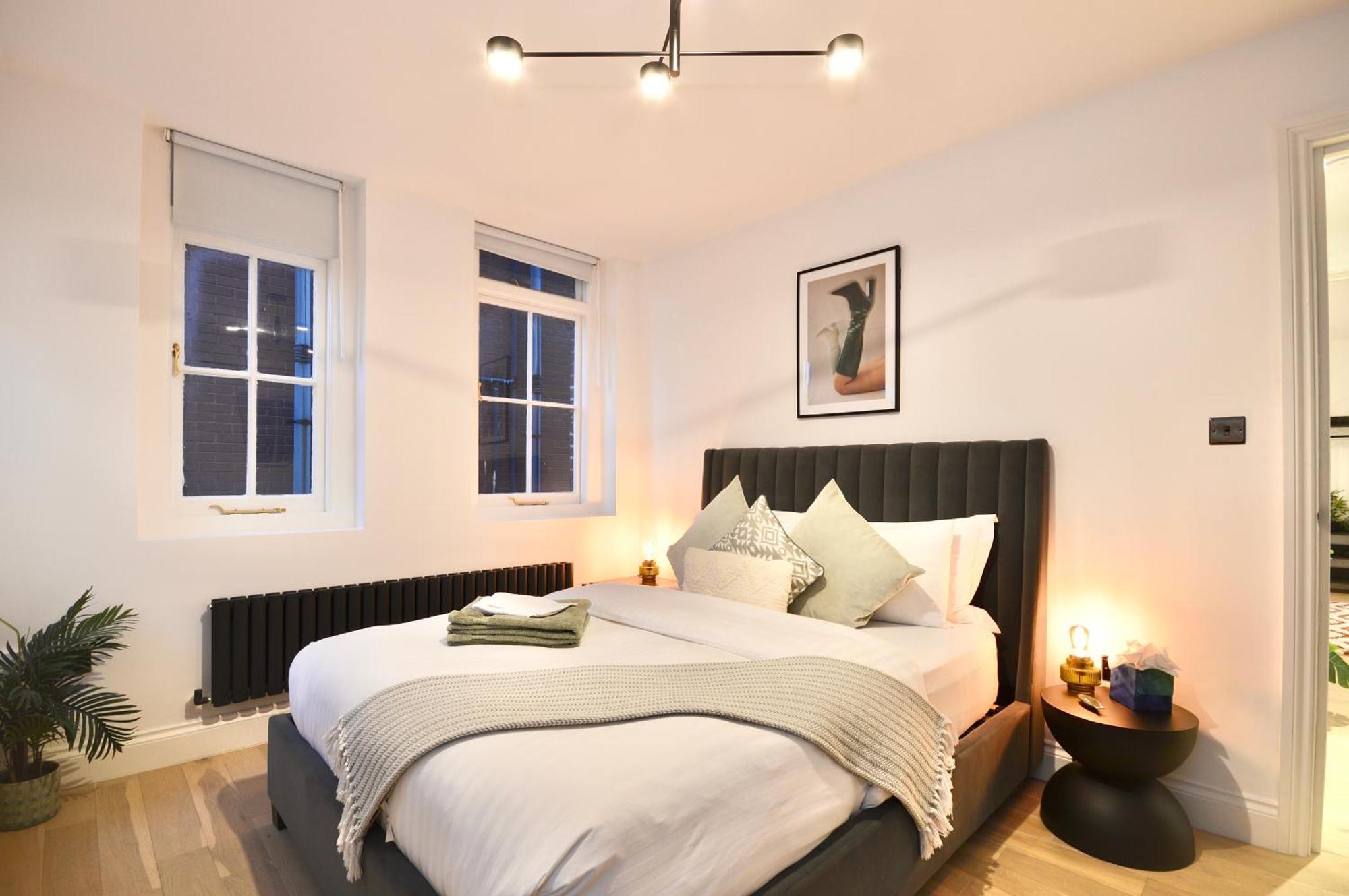 Newly Refurbished W/ River Views Londen Buitenkant foto