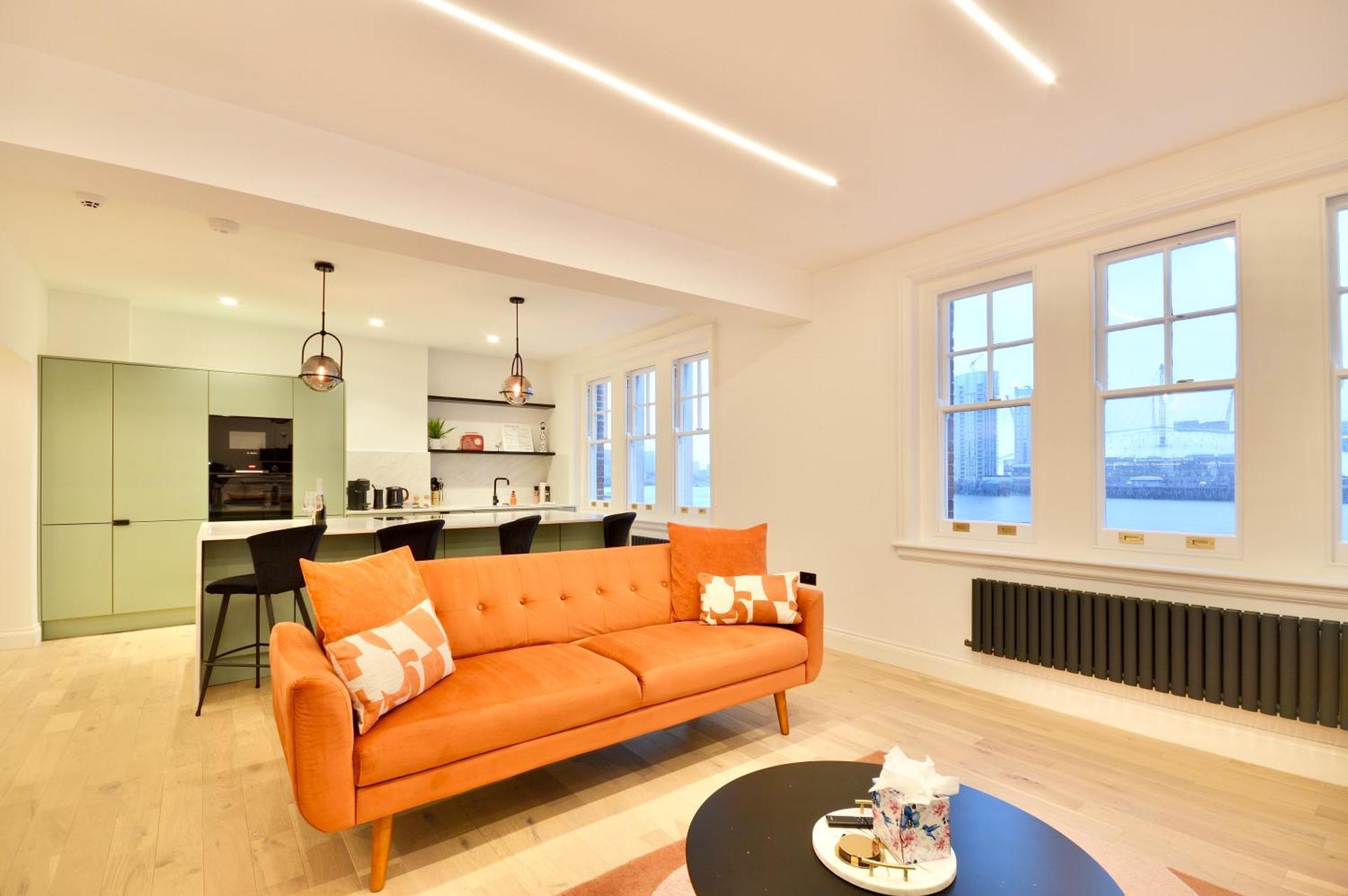 Newly Refurbished W/ River Views Londen Buitenkant foto