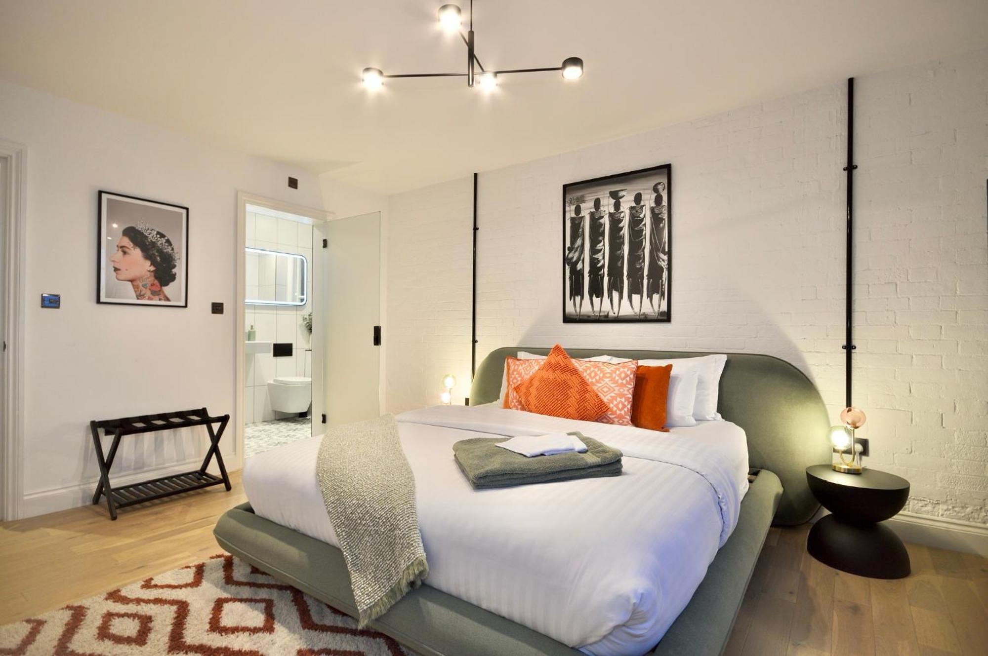 Newly Refurbished W/ River Views Londen Buitenkant foto