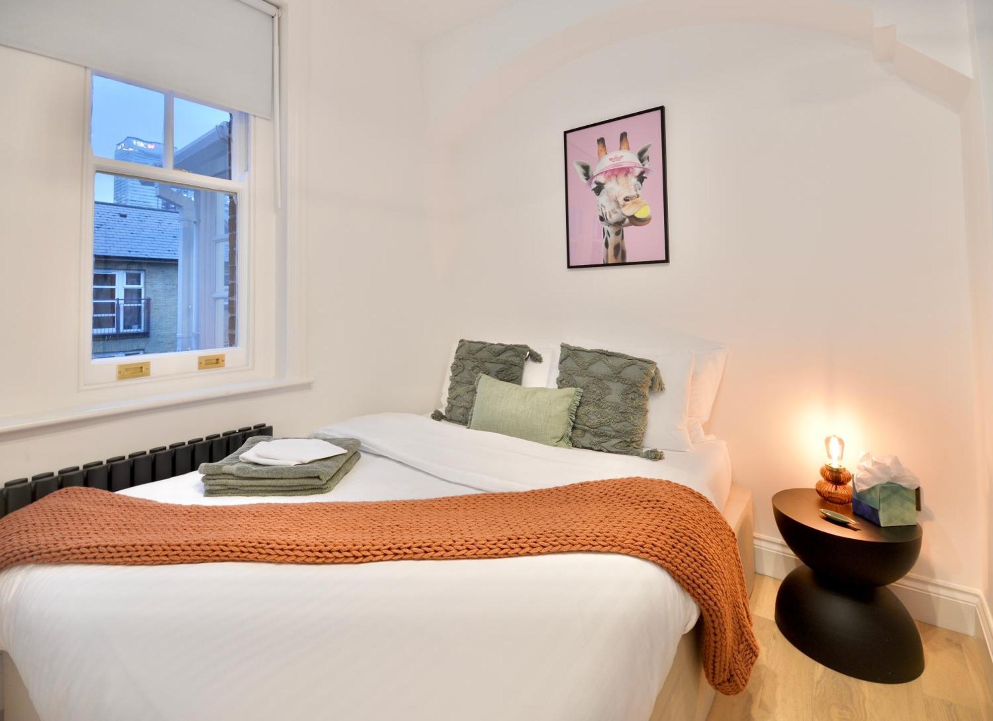 Newly Refurbished W/ River Views Londen Buitenkant foto