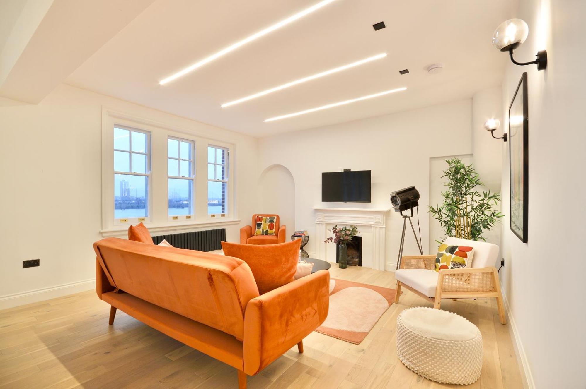 Newly Refurbished W/ River Views Londen Buitenkant foto