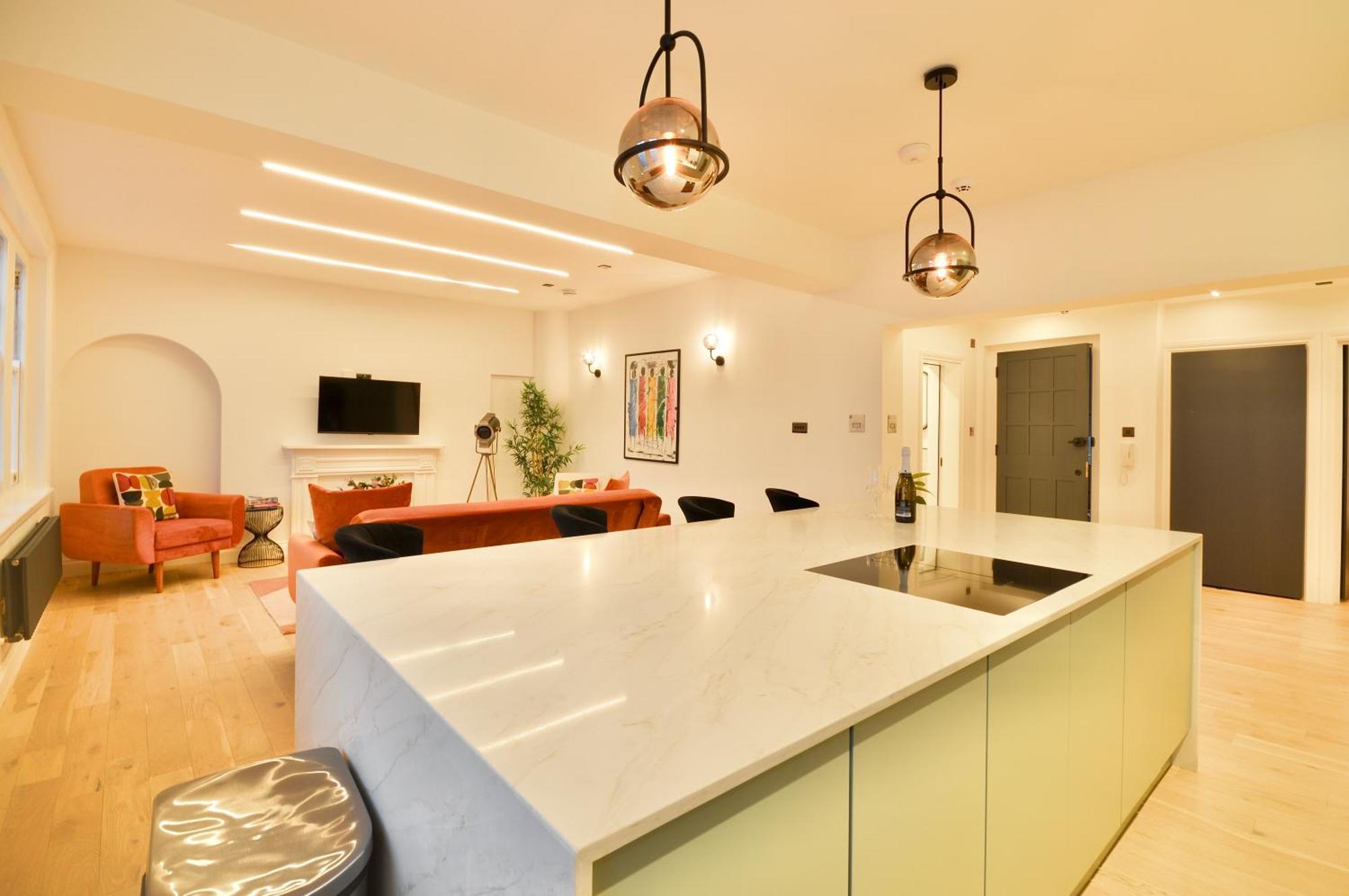Newly Refurbished W/ River Views Londen Buitenkant foto
